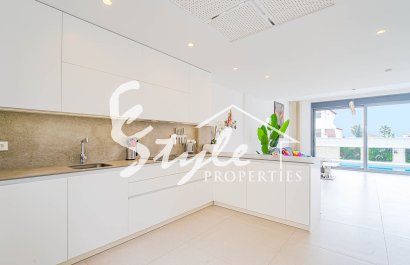 Resale - Villa - Punta Prima