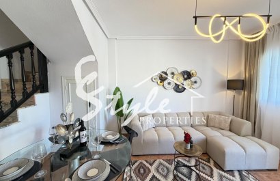 For sale townhouse close to Punta Prima Beach, Orihuela Costa, Costa Blanca. ID 2647