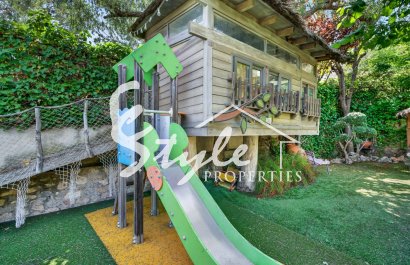 Resale - Villa - Orihuela-Costa - Orihuela Center