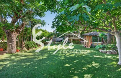 Resale - Villa - Orihuela-Costa - Orihuela Center