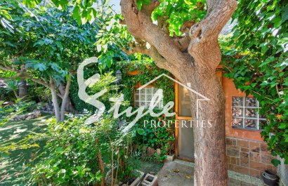 Resale - Villa - Orihuela-Costa - Orihuela Center
