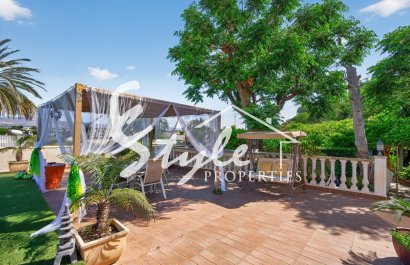 Resale - Villa - Orihuela-Costa - Orihuela Center
