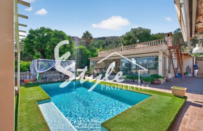 Resale - Villa - Orihuela-Costa - Orihuela Center