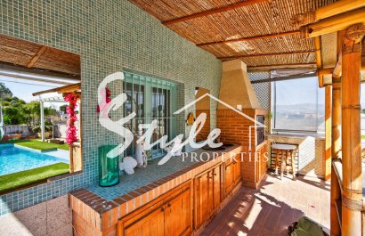 Resale - Villa - Orihuela-Costa - Orihuela Center