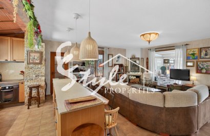 Resale - Villa - Orihuela-Costa - Orihuela Center