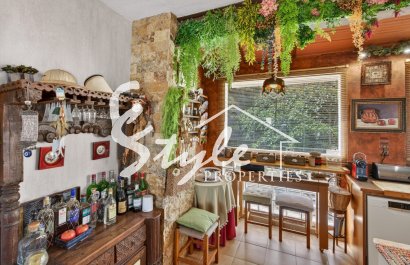 Resale - Villa - Orihuela-Costa - Orihuela Center