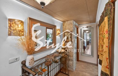 Resale - Villa - Orihuela-Costa - Orihuela Center