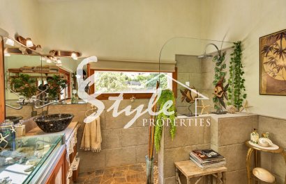 Resale - Villa - Orihuela-Costa - Orihuela Center