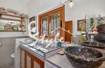 Resale - Villa - Orihuela-Costa - Orihuela Center