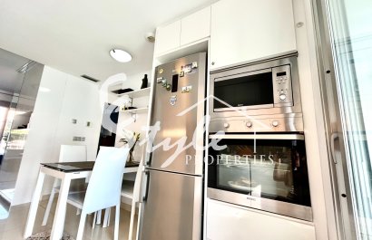 Resale - Apartamento - Punta Prima