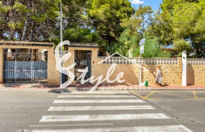 Reventa - Villa - Torrevieja - Los Balcones