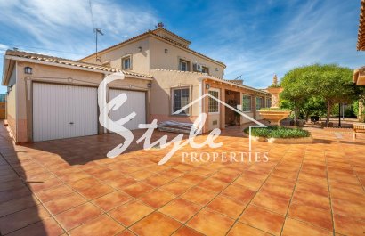 Resale - Villa - Torrevieja - El Chaparal