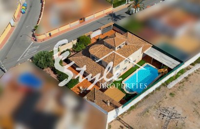Resale - Villa - Torrevieja - El Chaparal