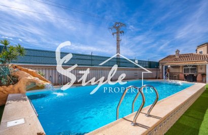 Resale - Villa - Torrevieja - El Chaparal