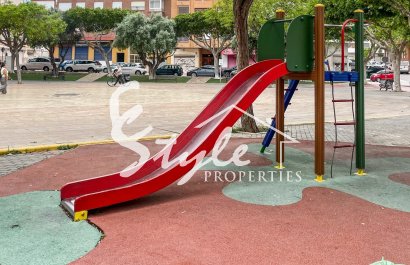 Resale - Apartament  - Guardamar - Pueblo