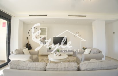 Resale - Townhouse - Orihuela-Costa - La Zenia