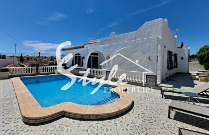 Resale - Villa - San Miguel De Salinas - BLUE LAGOON