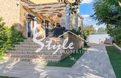 Resale - Villa - Alicante - El Poble Llevanti