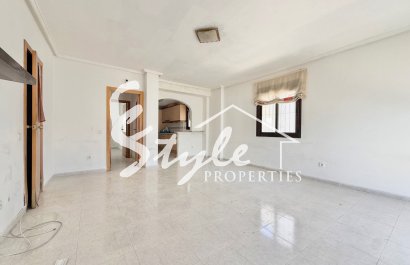 Resale - Semi-Detached Villa - Ciudad Quesada