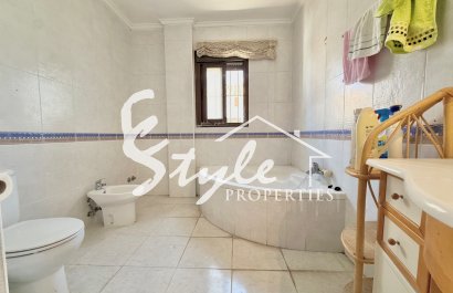 Resale - Semi-Detached Villa - Ciudad Quesada
