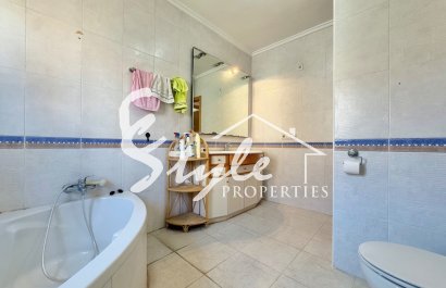 Resale - Semi-Detached Villa - Ciudad Quesada