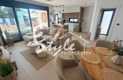 Resale - Villa - Alicante - Dolores