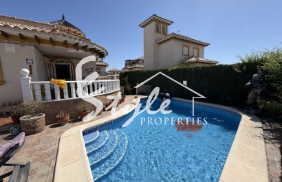 Reventa - Villa - Villamartín - Villamartin