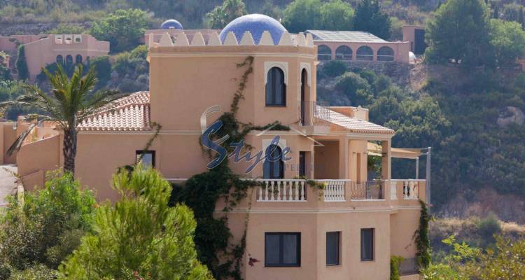 Luxury villa in Almeria