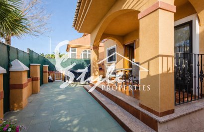 Resale - Villa - Torrevieja - Aguas Nuevas