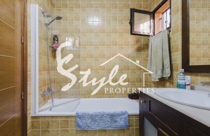 Resale - Villa - Torrevieja - Aguas Nuevas