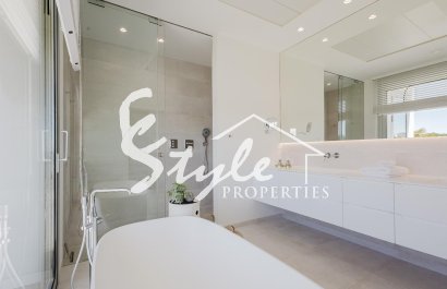 Resale - Villa - Orihuela-Costa - Las Colinas Golf