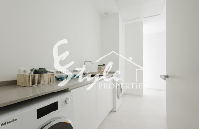Resale - Villa - Orihuela-Costa - Las Colinas Golf