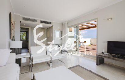 Resale - Apartament  - Orihuela-Costa - Las Colinas Golf