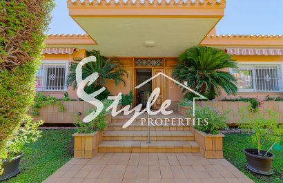 Resale - Villa - Campoamor