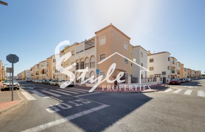 Resale - Apartament  - Torrevieja - Playa De Los Náufragos