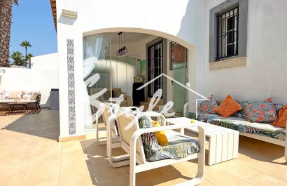 Resale - Villa - Orihuela-Costa - Villamartin