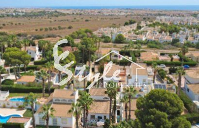 Resale - Villa - Orihuela-Costa - Villamartin