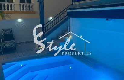 Resale - Villa - Orihuela-Costa - Villamartin