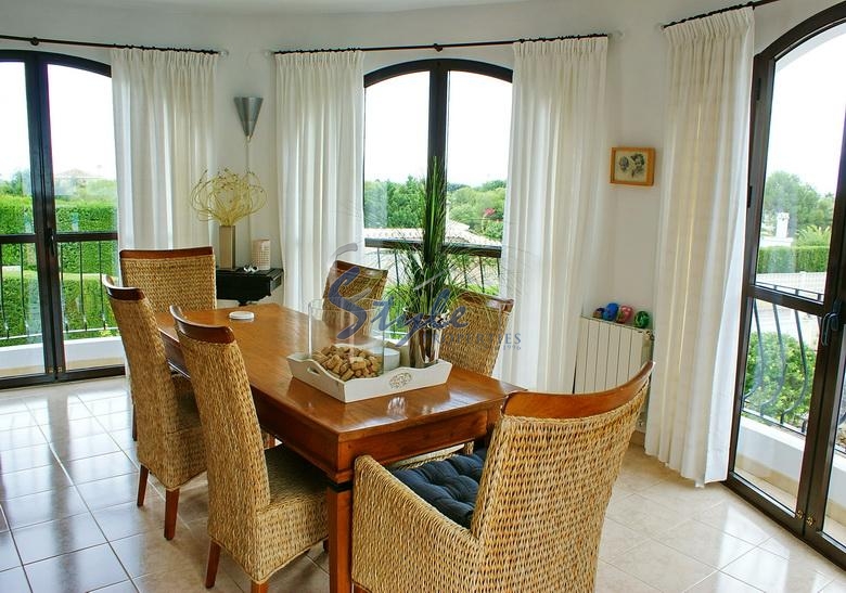 Resale - Villa - Javea