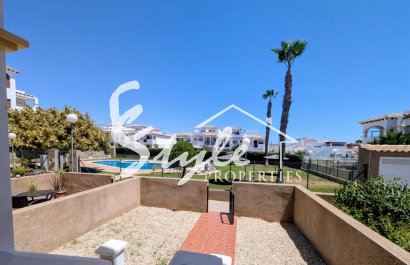 En venta apartamento en planta baja con vistas a la piscina y amplias terrazas en La Ciñuelica R11. 2312