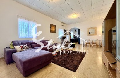 Reventa - Finca - Alicante - Dolores