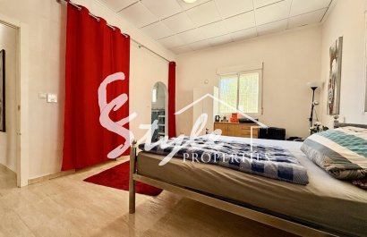 Reventa - Finca - Alicante - Dolores