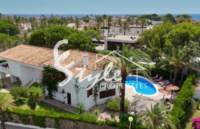 Resale - Villa - Cabo Roig