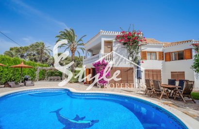 Resale - Villa - Cabo Roig