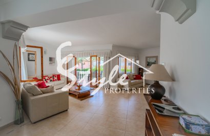 Resale - Villa - Cabo Roig