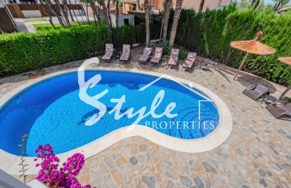 Resale - Villa - Cabo Roig