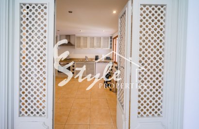 Resale - Villa - Cabo Roig