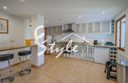 Resale - Villa - Cabo Roig