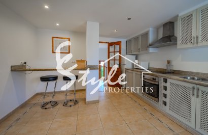 Resale - Villa - Cabo Roig