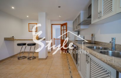 Resale - Villa - Cabo Roig